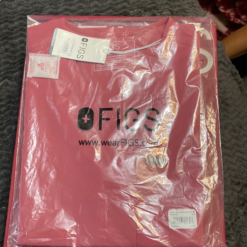 Figs Catrina Quartz Breast Cancer Scrub Top